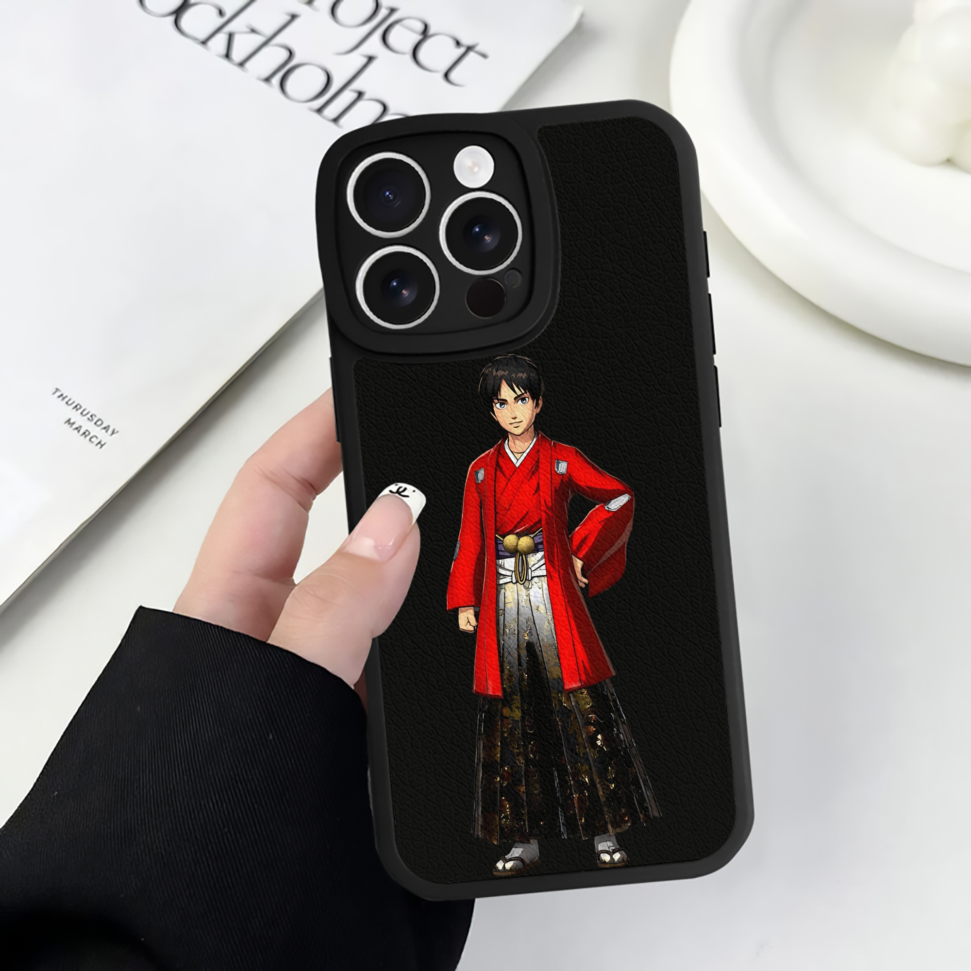 （画像用） 進撃の巨人 エレン･イェーガー Attack on Titan Eren Jäger 【iPhone 16シリーズ対応】シリコンスマホケース（レザー調） 材質：シリコン